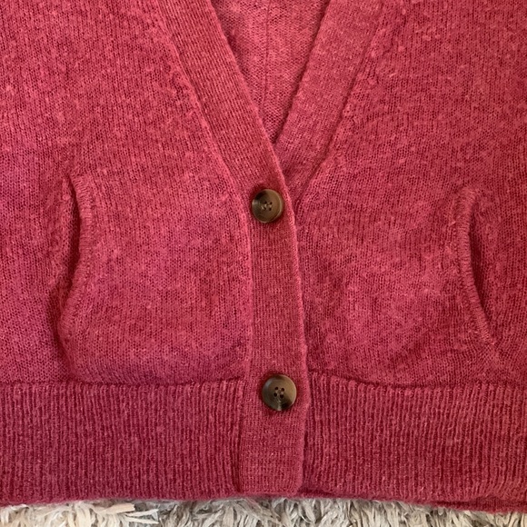 American Eagle Pink Sweater. Size M. - Picture 8 of 15
